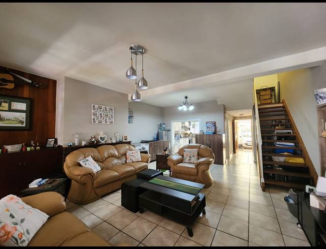 2 BEDROOM TOWNHOUSE FOR SALE IN THREE RIVERS